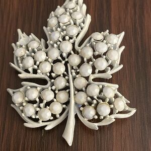 Lisner white Leaf Brooch with White Accents